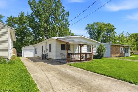176 Clinton Avenue Elyria OH 44035