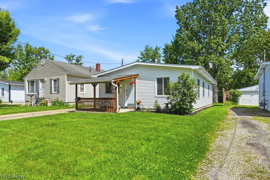 176 Clinton Avenue Elyria OH 44035