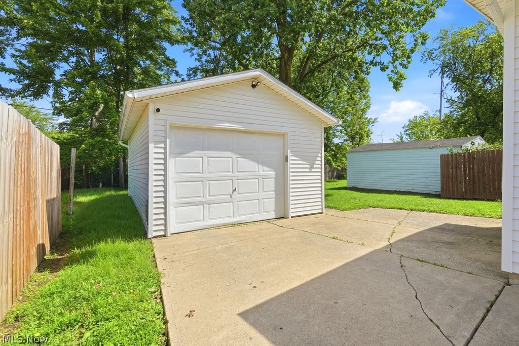 176 Clinton Avenue Elyria OH 44035