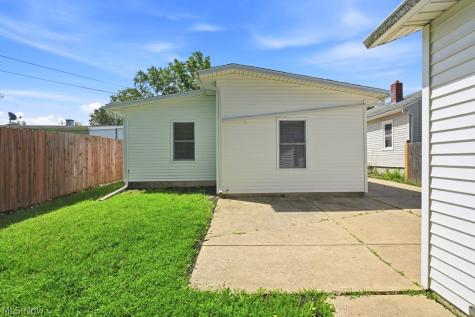 176 Clinton Avenue Elyria OH 44035