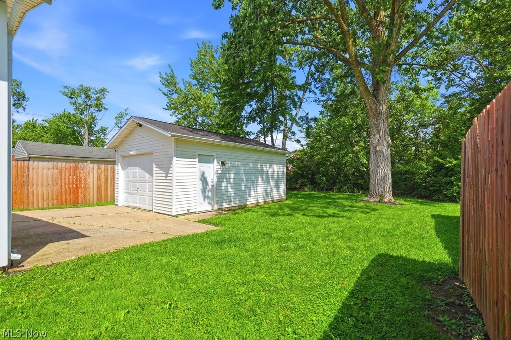 176 Clinton Avenue Elyria OH 44035