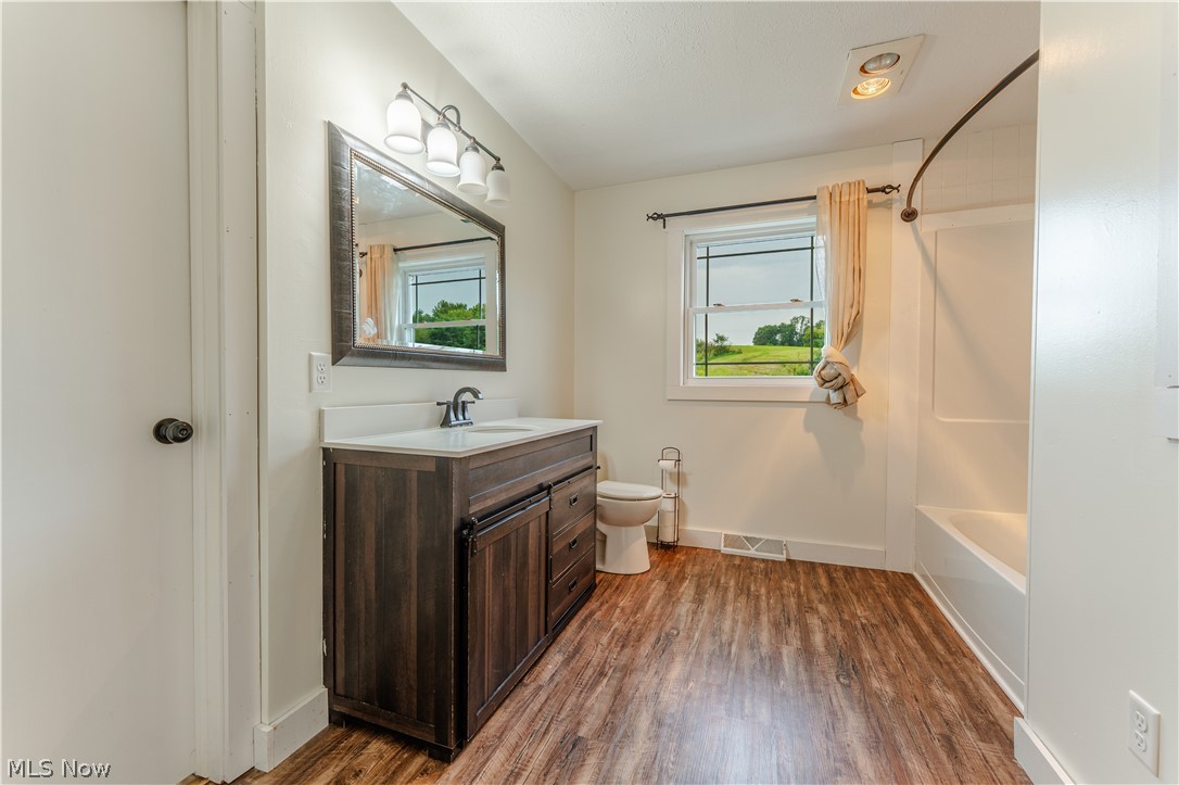 1106 Shutt Valley Road NW Sugarcreek OH 44681