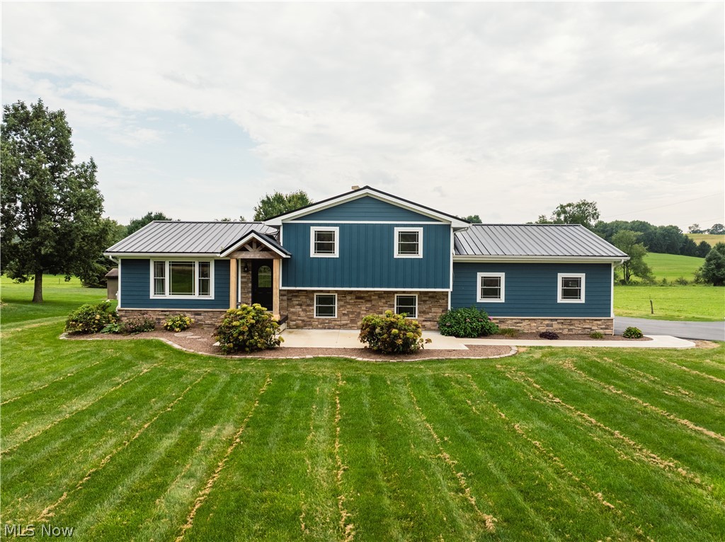 1106 Shutt Valley Road NW Sugarcreek OH 44681