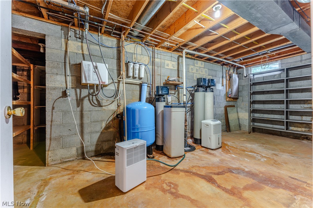 1106 Shutt Valley Road NW Sugarcreek OH 44681