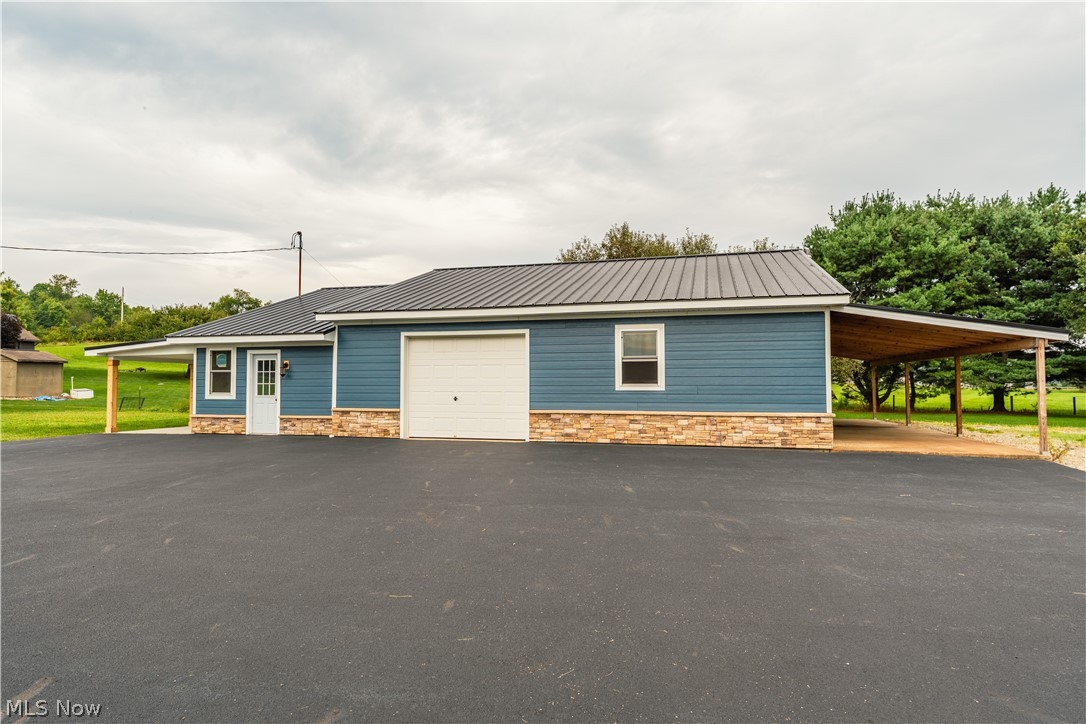 1106 Shutt Valley Road NW Sugarcreek OH 44681