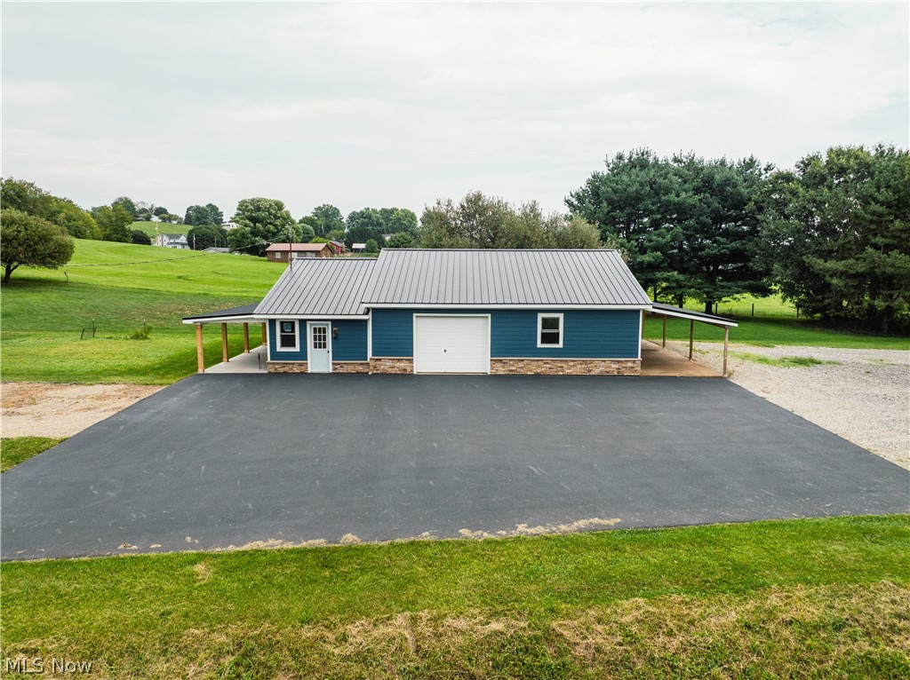 1106 Shutt Valley Road NW Sugarcreek OH 44681