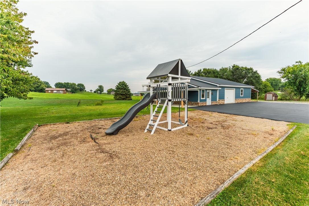 1106 Shutt Valley Road NW Sugarcreek OH 44681