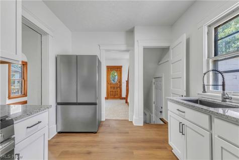 909 Lake Avenue Elyria OH 44035