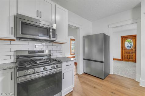909 Lake Avenue Elyria OH 44035