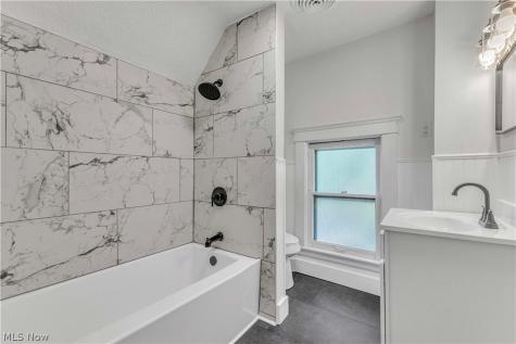 909 Lake Avenue Elyria OH 44035
