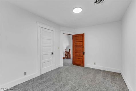 909 Lake Avenue Elyria OH 44035