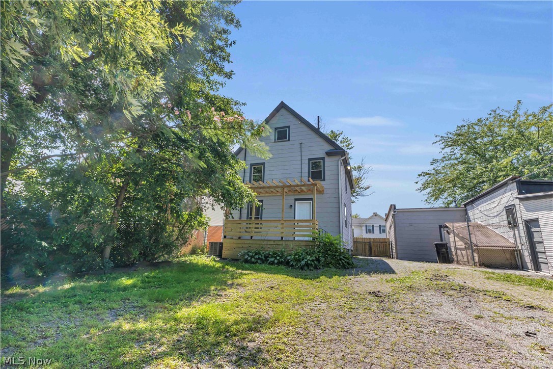 909 Lake Avenue Elyria OH 44035