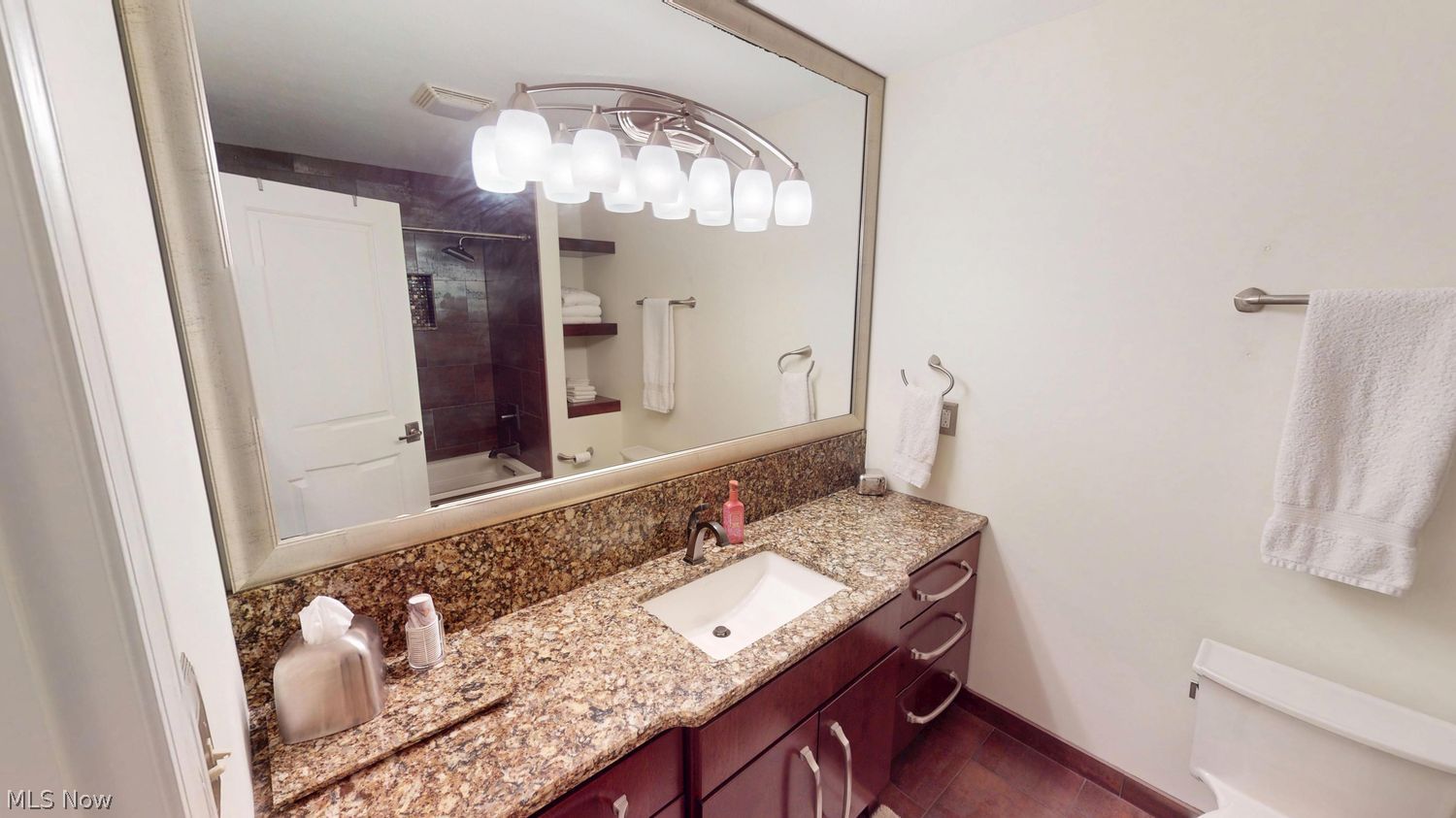 206 Brookside Boulevard Hinckley OH 44233