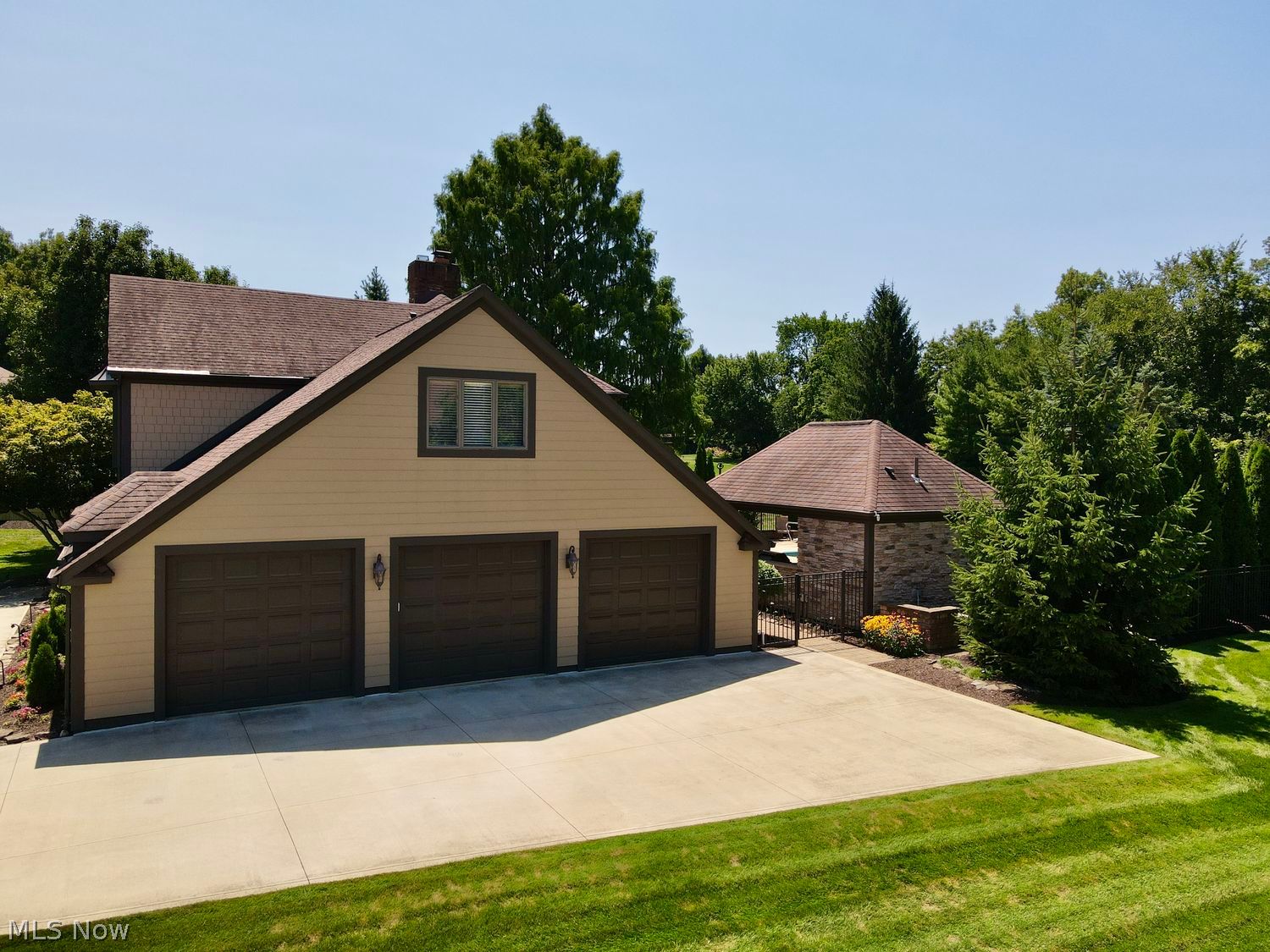 206 Brookside Boulevard Hinckley OH 44233
