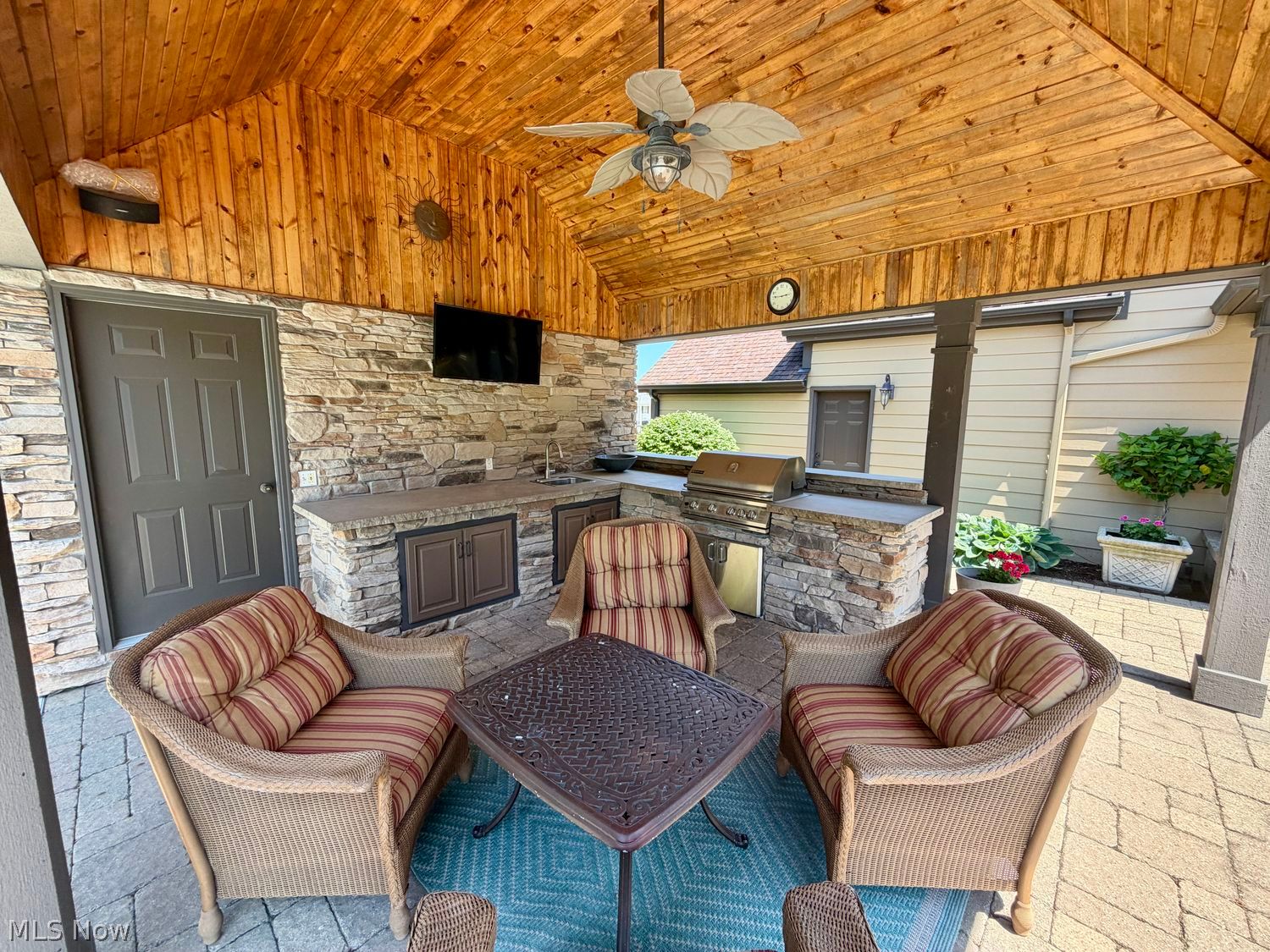 206 Brookside Boulevard Hinckley OH 44233