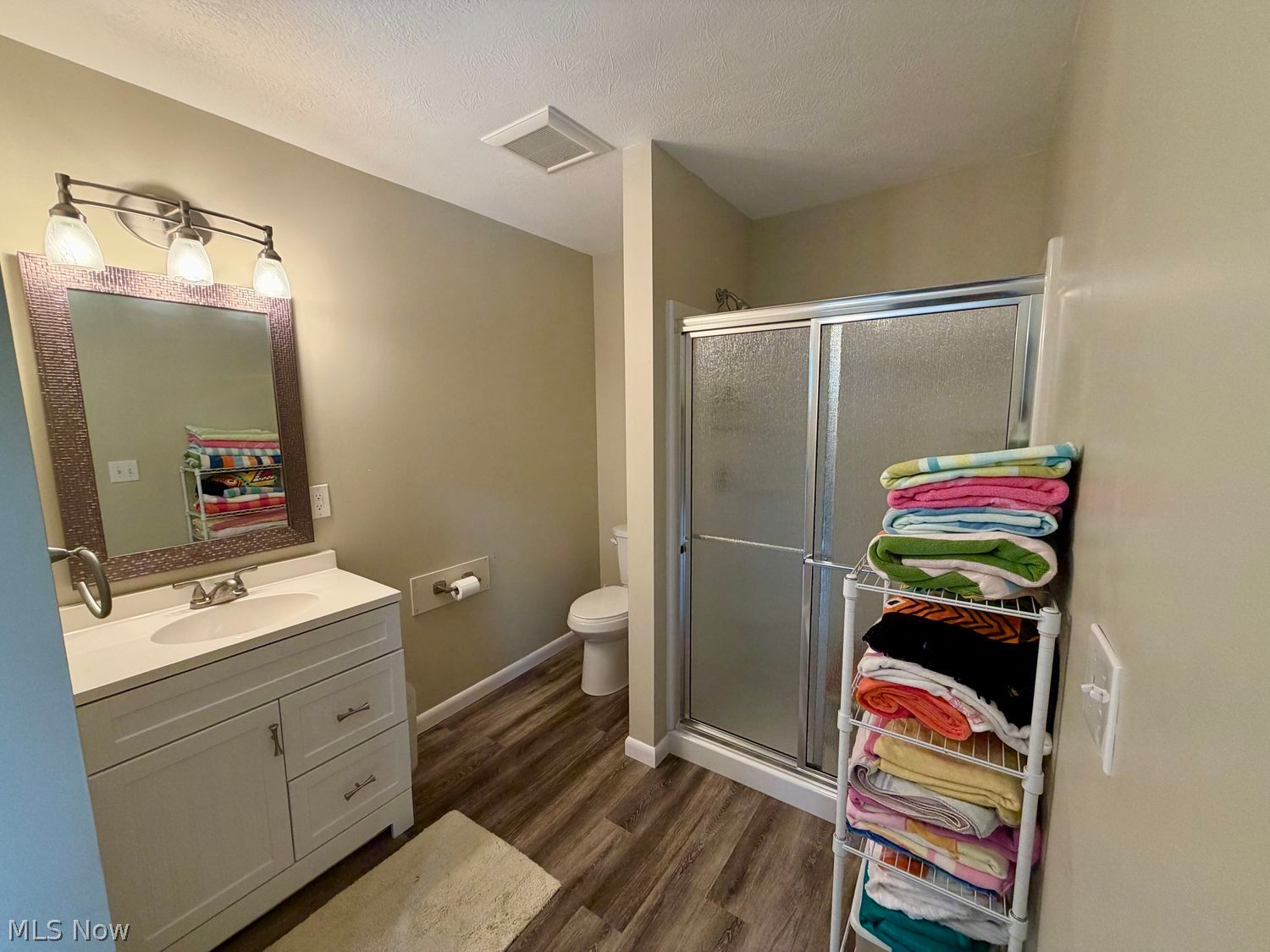 206 Brookside Boulevard Hinckley OH 44233
