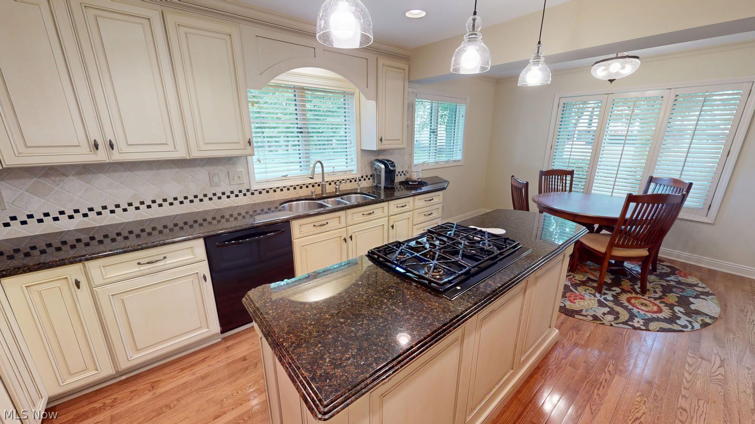 206 Brookside Boulevard Hinckley OH 44233