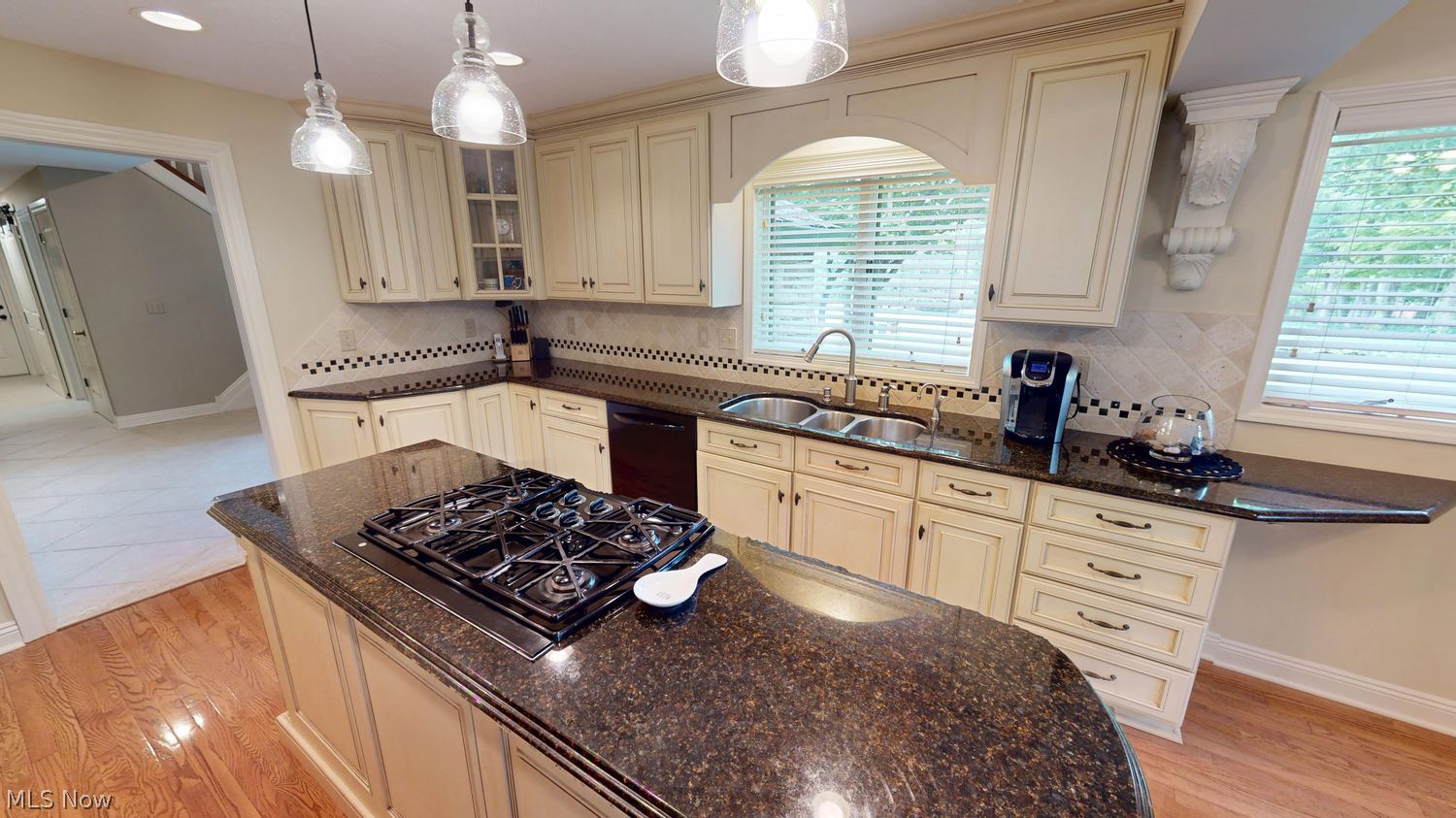 206 Brookside Boulevard Hinckley OH 44233