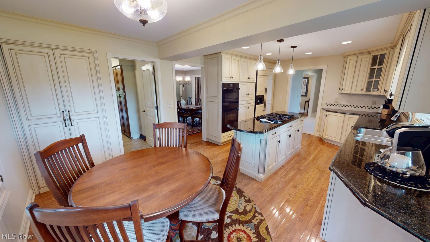 206 Brookside Boulevard Hinckley OH 44233
