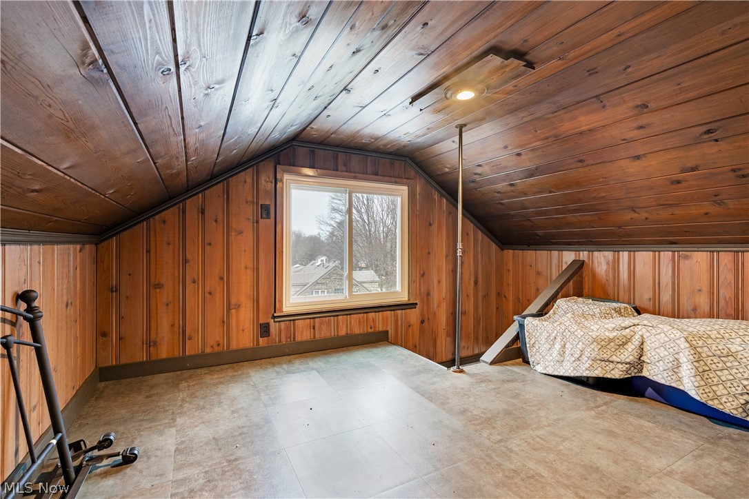 204 Edna Street Poland OH 44514