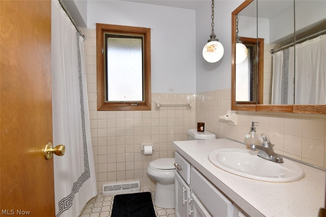 115 E 211th Street Euclid OH 44123