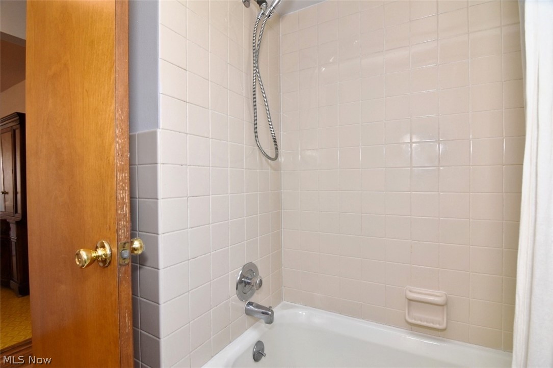 115 E 211th Street Euclid OH 44123