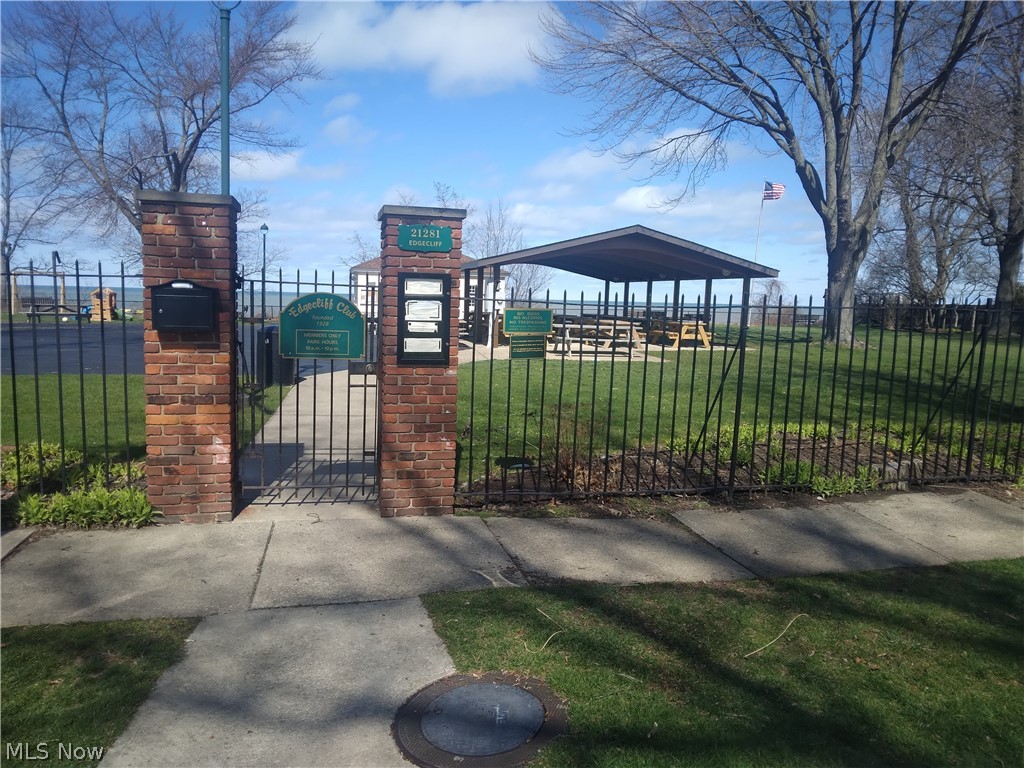 115 E 211th Street Euclid OH 44123
