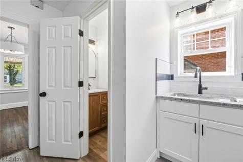 1912 Janette Avenue Cleveland Heights OH 44118