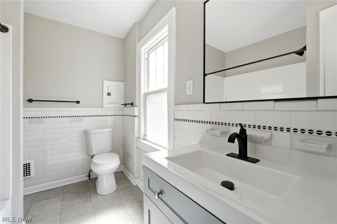 1912 Janette Avenue Cleveland Heights OH 44118