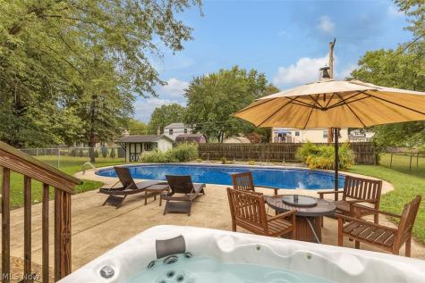 8902 Lincolnshire Boulevard Strongsville OH 44149