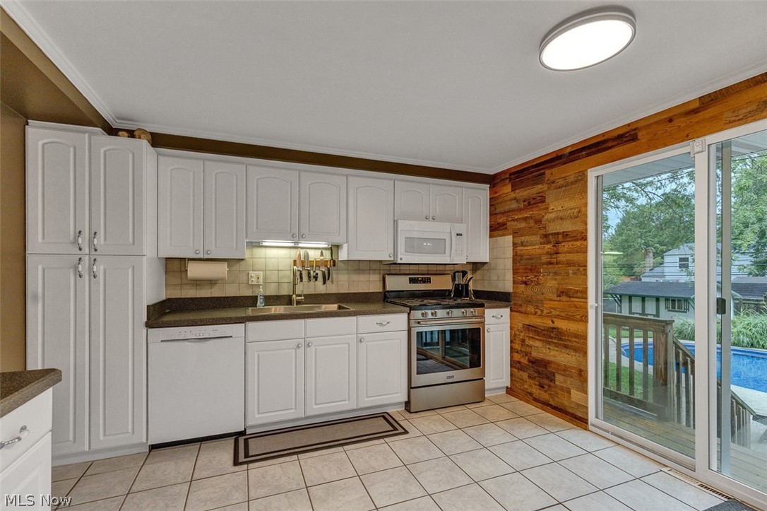 8902 Lincolnshire Boulevard Strongsville OH 44149
