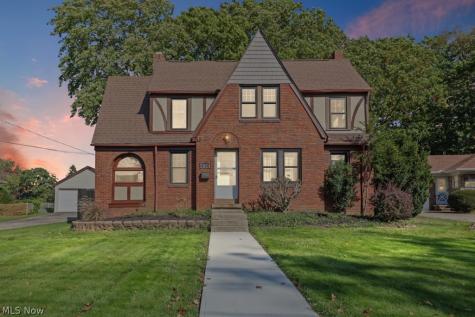 5901 Twin Lakes Drive Parma OH 44129