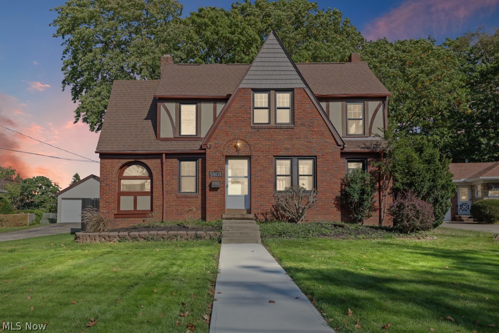 5901 Twin Lakes Drive Parma OH 44129