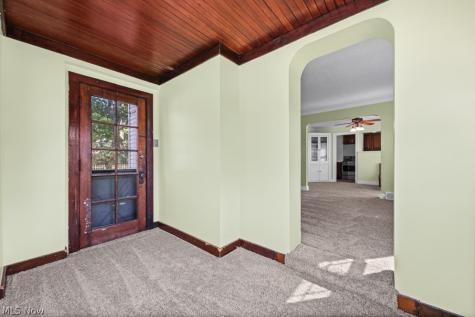5901 Twin Lakes Drive Parma OH 44129