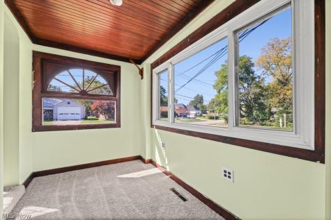 5901 Twin Lakes Drive Parma OH 44129