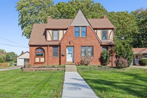 5901 Twin Lakes Drive Parma OH 44129