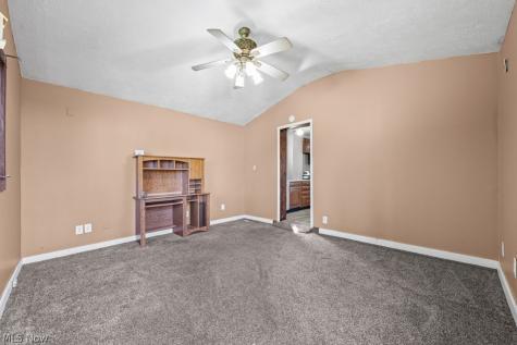 5901 Twin Lakes Drive Parma OH 44129