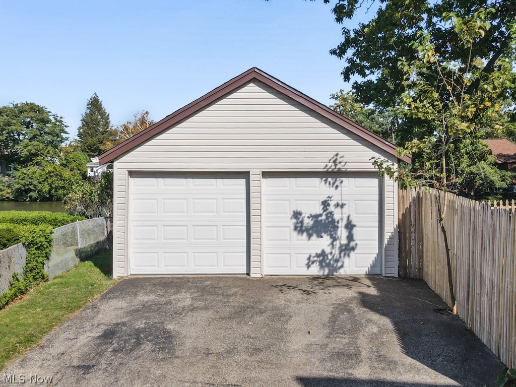 5901 Twin Lakes Drive Parma OH 44129