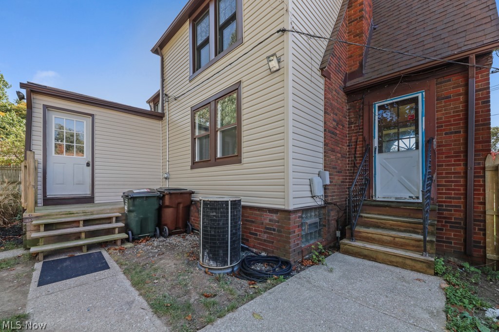 5901 Twin Lakes Drive Parma OH 44129