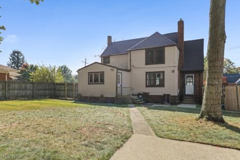 5901 Twin Lakes Drive Parma OH 44129