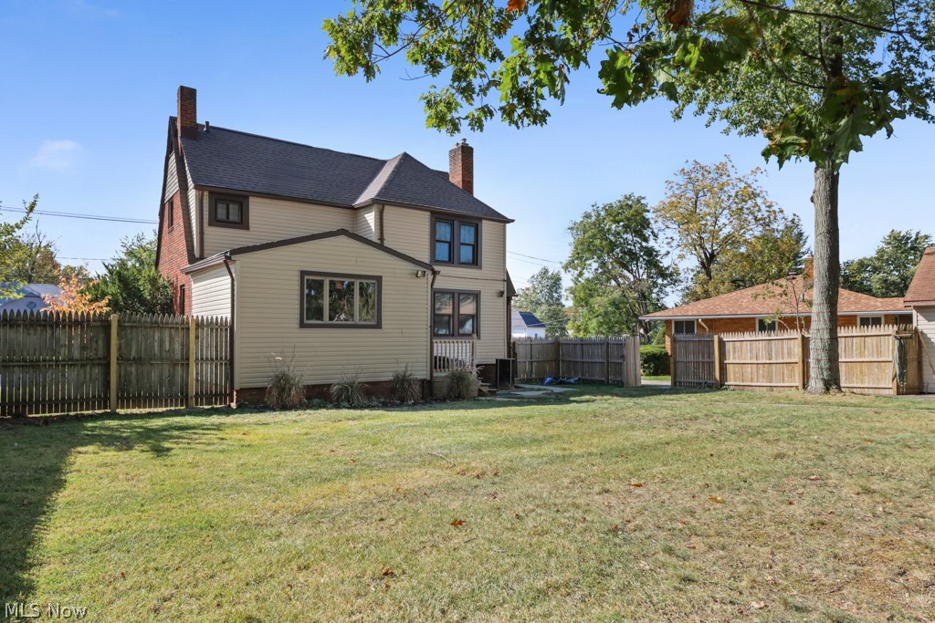 5901 Twin Lakes Drive Parma OH 44129