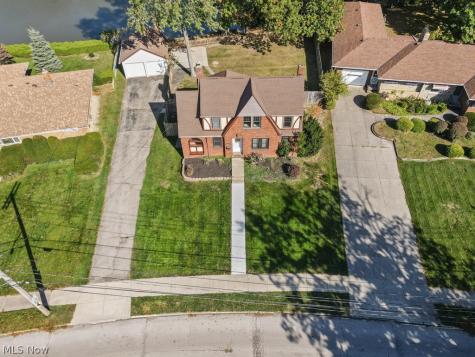 5901 Twin Lakes Drive Parma OH 44129