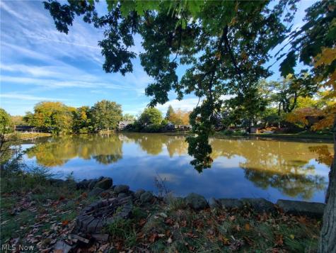 5901 Twin Lakes Drive Parma OH 44129