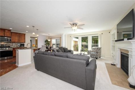 1242 Bexley Circle Akron OH 44312