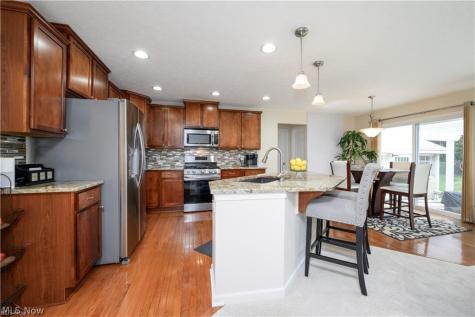 1242 Bexley Circle Akron OH 44312