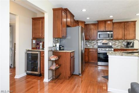 1242 Bexley Circle Akron OH 44312