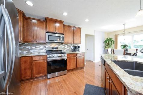 1242 Bexley Circle Akron OH 44312