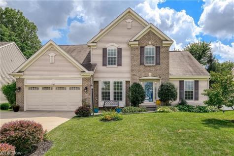 1242 Bexley Circle Akron OH 44312