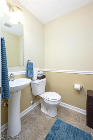 1242 Bexley Circle Akron OH 44312