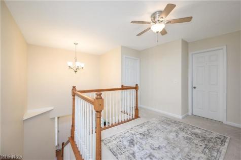 1242 Bexley Circle Akron OH 44312